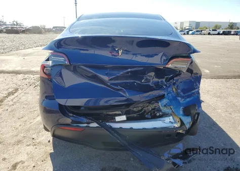 2024 Tesla Model Y z USA, uszkodzony, nr VIN 7SAYGDED4RF169134